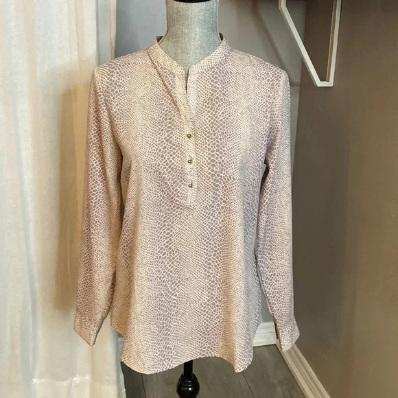 VIOLET & CLAIRE Printed Blouse Gold Detail, Size M - Picture 1 of 7
